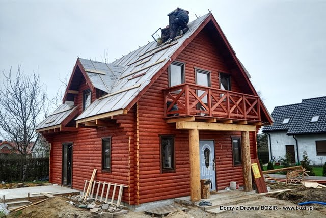 domy z drewna montaż dachu